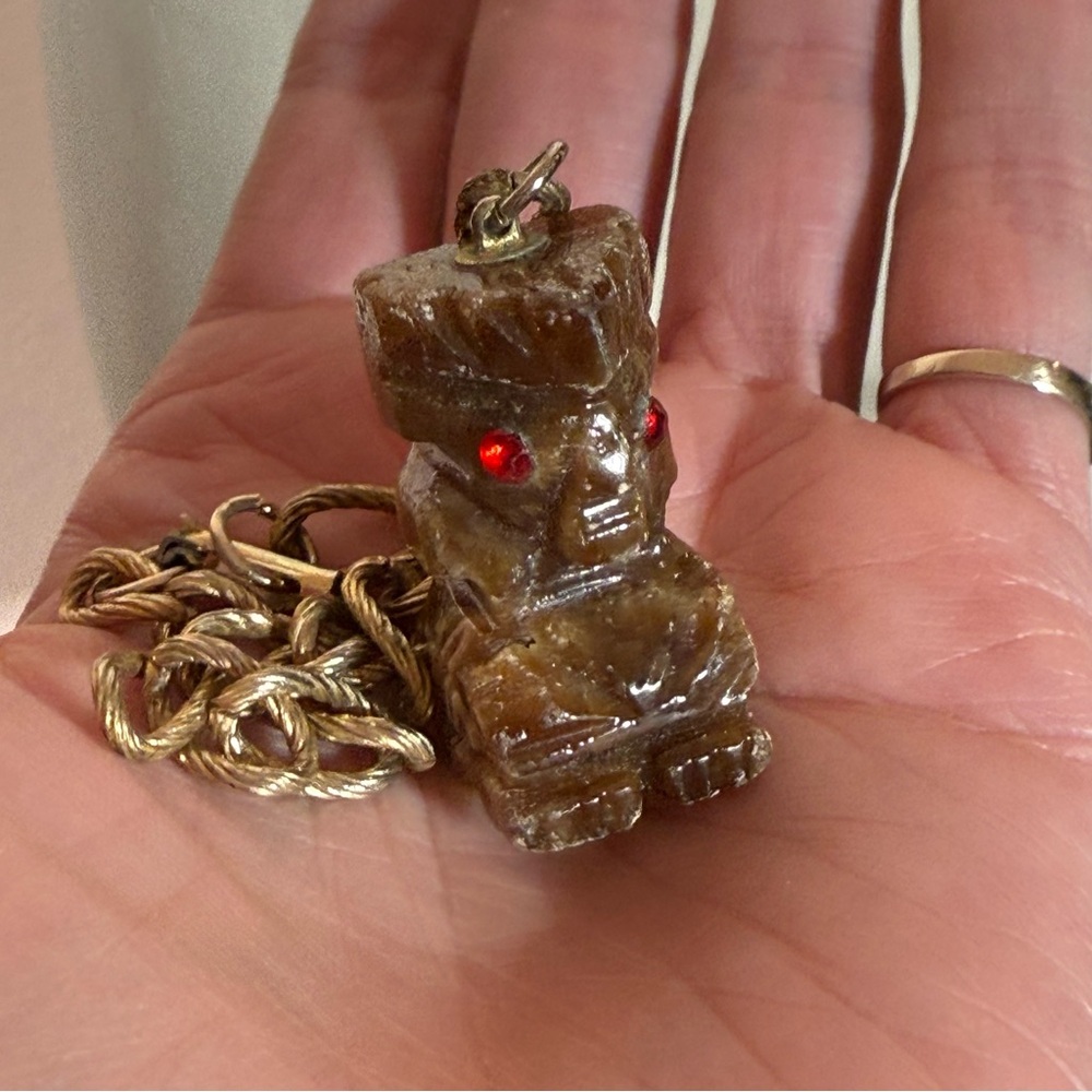 Vintage 1950 1960 Modernist Hawaiian Tiki Gold Brown agate stone Charm Bracelet